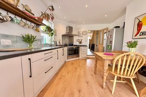 18' Kitchen/Breakfast Room- click for photo gallery